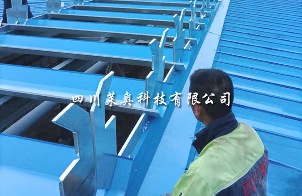 贵州贵阳新能源产业基地开敞式薄型通风天窗安装工程_四川莱奥 工程案例