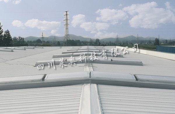 三角型电动采光排烟天窗,电动天窗选择,四川莱奥