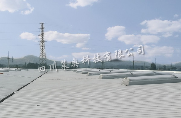 电动采光排烟天窗怎么选？三角型电动采光排烟天窗_四川莱奥