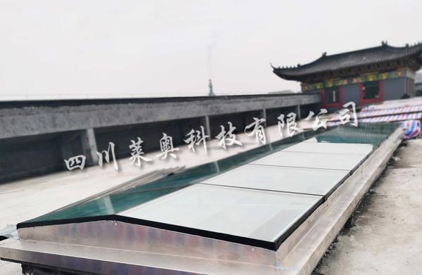 三角型排烟天窗